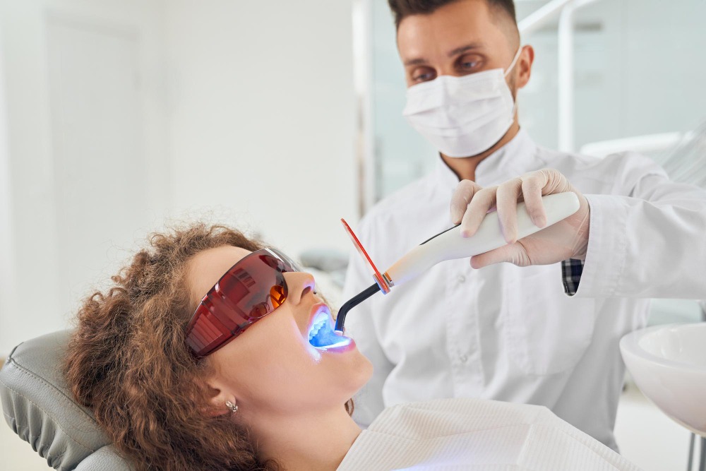 Teeth Whitening Clinic in Dubai: Professional Treatment for a Brighter, Whiter Smile